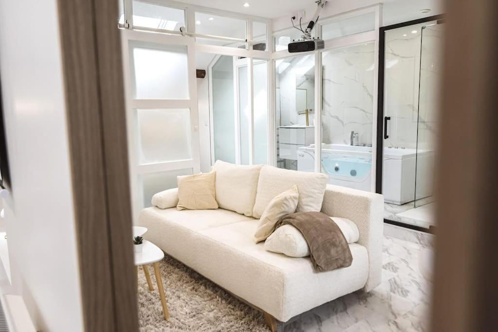 Oasis Chic - Spa Prive & Cinema Reims Eksteriør bilde